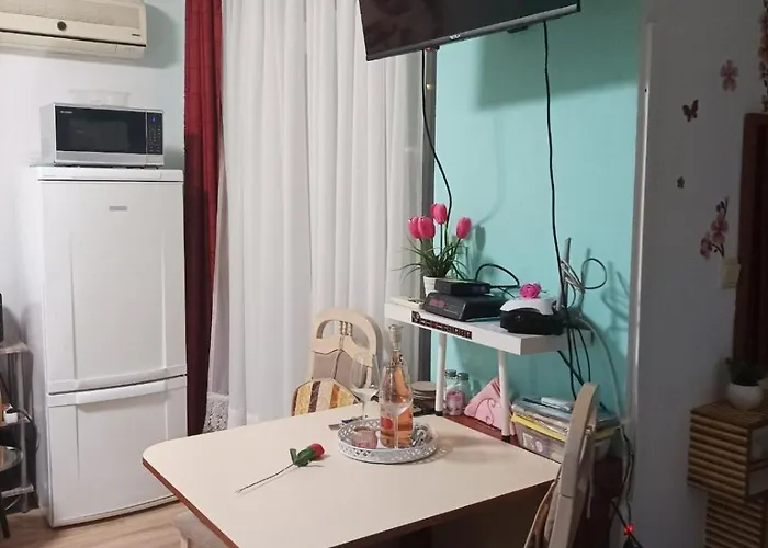 Rainbow 2 Complex Apartman Napospart